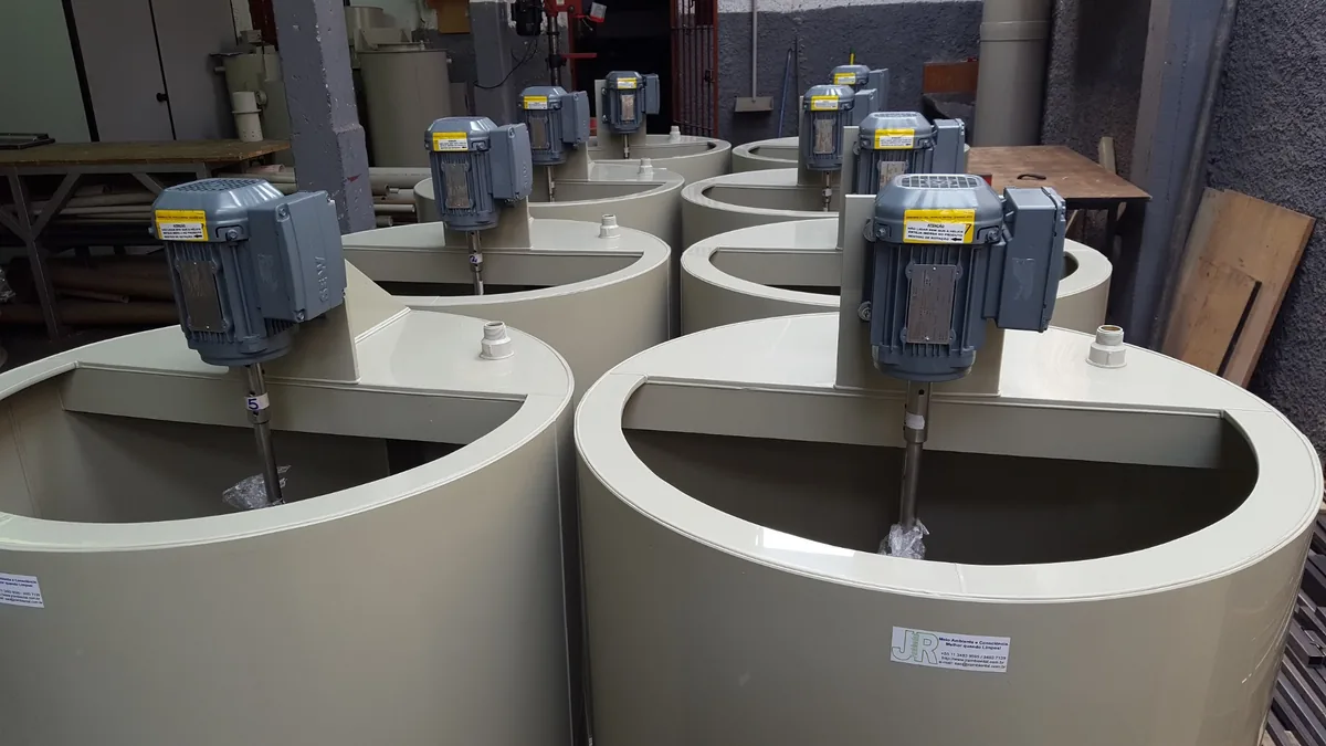 Tanques de preparo e dosagem de reagentes